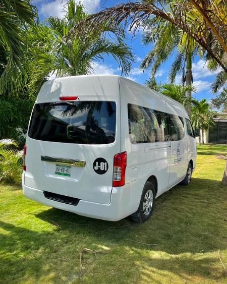 Ground Transportation from the Airport to the Isla Mujeres Ferry Terminal